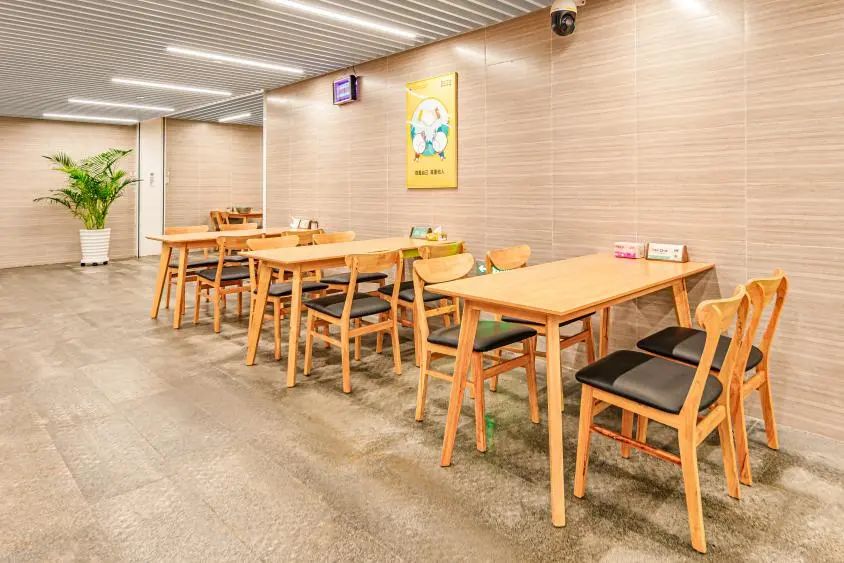 7c836f550322484bb664a05562b3f4da